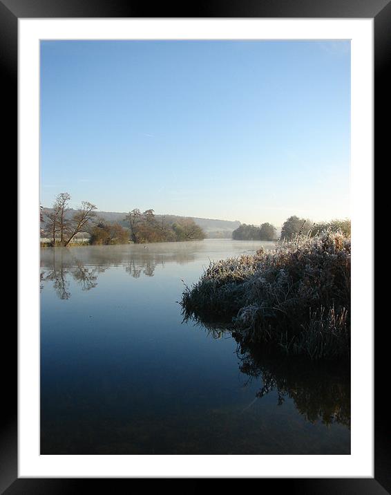 River Thames in the Morning Framed Mounted Print by Pam Martin