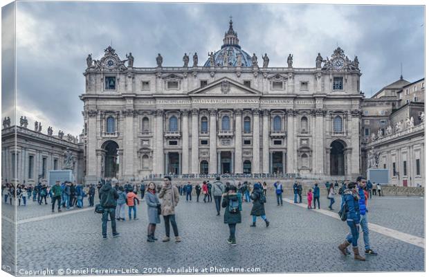 Saint Peters Square at Rome, Italy Canvas Print by Daniel Ferreira-Leite