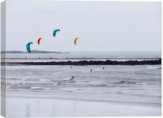 Kite Surfing Cornwall  Canvas Print by Beryl Curran