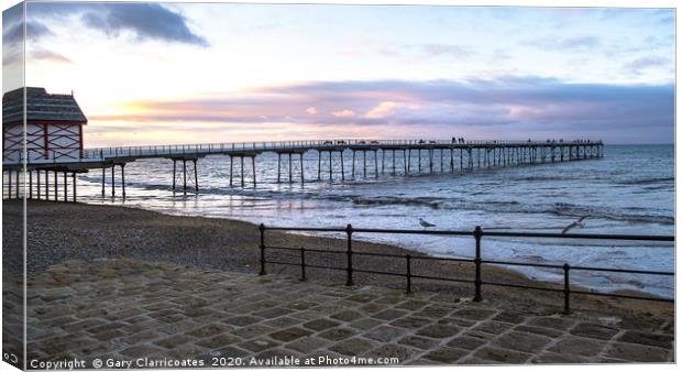 Sunset at Saltburn Canvas Print by Gary Clarricoates