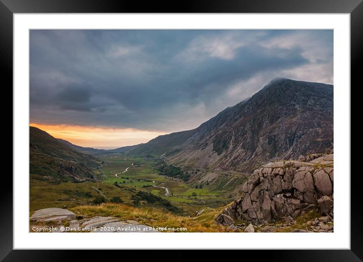 Pen yr Ole Wen and the Ogwen Valley Framed Mounted Print by Dan Santillo