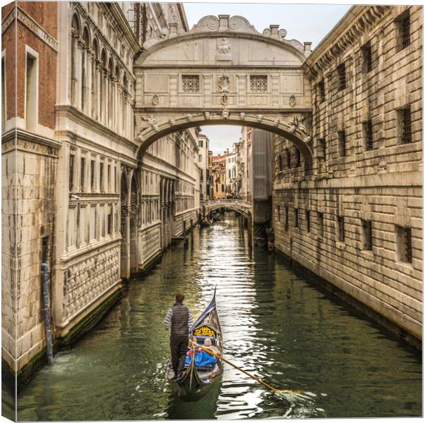 Godala approaches the Bridge of Sighs, Venice Canvas Print by Ray Hill