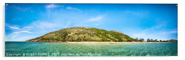 Panoramic view of the Lizard Island and beach in Q Acrylic by RUBEN RAMOS