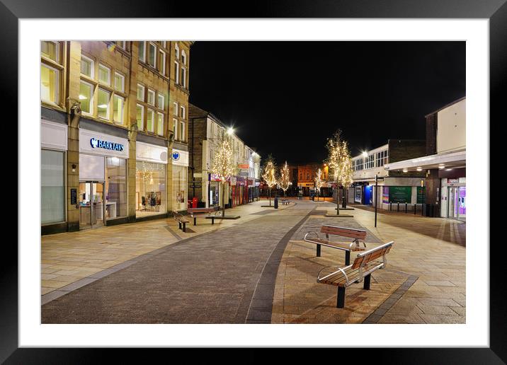 The quiet town Framed Mounted Print by David McCulloch