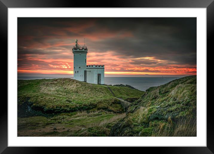 Elie Lighthouse  Framed Mounted Print by Alan Sinclair