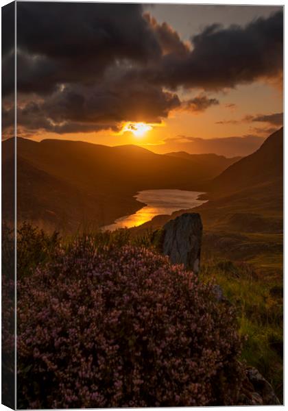 Llyn Ogwen Canvas Print by Sandra Kepkowska