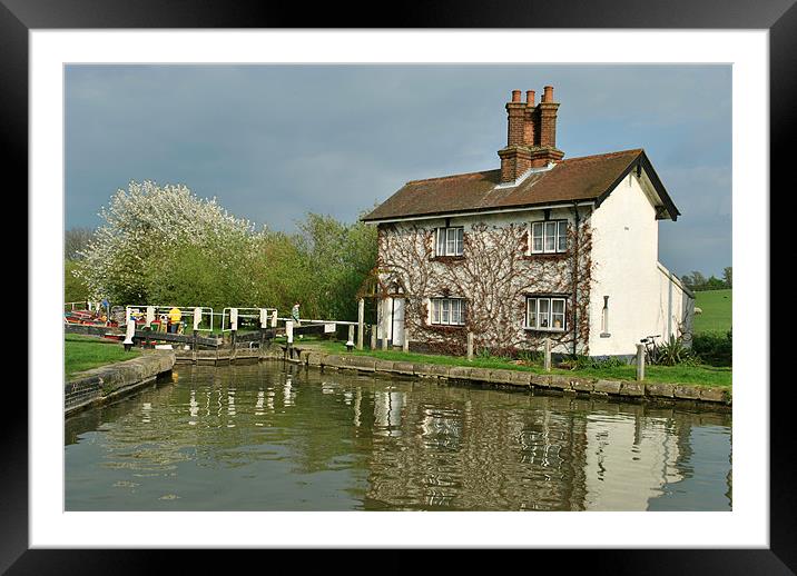 Lock 38 Marsworth Framed Mounted Print by graham young