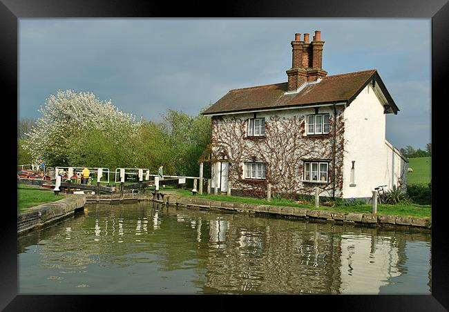 Lock 38 Marsworth Framed Print by graham young
