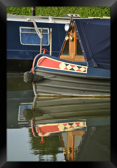 Narrowboat at Cooks Wharf Framed Print by graham young