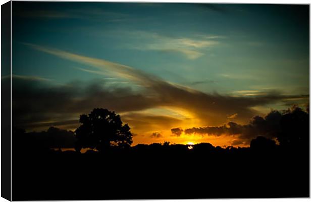 sunset over  dereham Canvas Print by Anthony harris