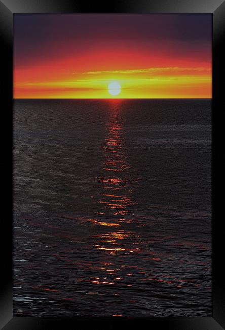Sundown Framed Print by Sean Wareing