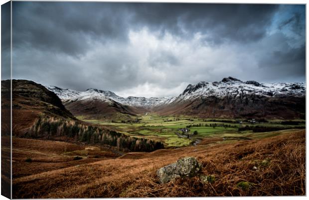 Great Langdale  Canvas Print by John Malley