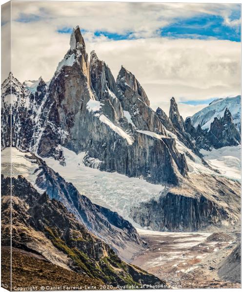 Cerro Torre Parque Nacional Los Glaciares. Argenti Canvas Print by Daniel Ferreira-Leite