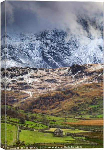 Barn in the Nant Ffrancon Valley Canvas Print by Andrew Ray