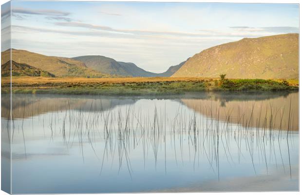 Lough Veagh, Glenveagh National Park, Donegal, Ire Canvas Print by Dave Collins