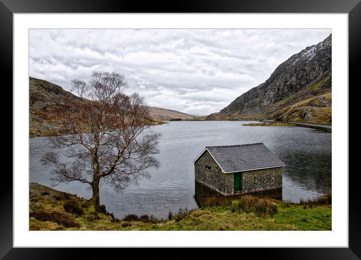 The cabin on the lake at Ogwen Framed Mounted Print by Simon Marlow