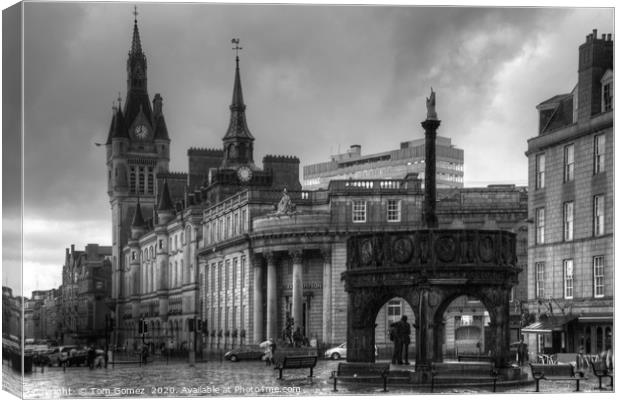 The Castlegate in the driving rain - B&W Canvas Print by Tom Gomez