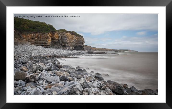 South Wales coastline. Rocky shore and Cliff Framed Mounted Print by Gary Parker