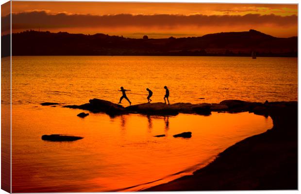 Lake Taupo Sunset Canvas Print by peter tachauer