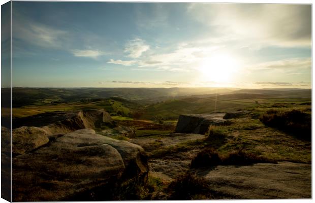 Sunset view of the Peak District National Park Canvas Print by Leila Coker