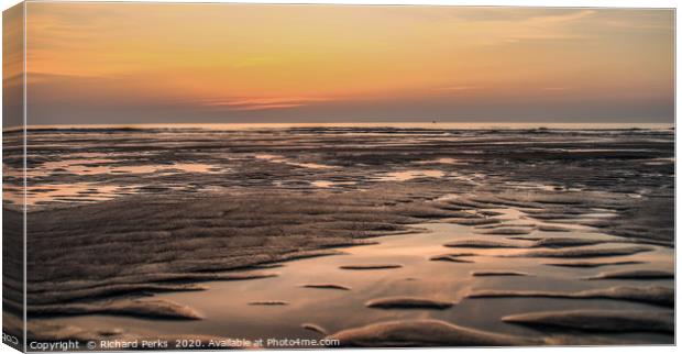 patterns in the sand Canvas Print by Richard Perks