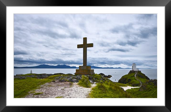 St Dwynwens Cross, Ynys Llandwyn on Anglesey Framed Mounted Print by Kevin Smith