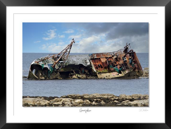 Fishing boat aground at Cairnbulg, Fraserburgh Framed Mounted Print by JC studios LRPS ARPS