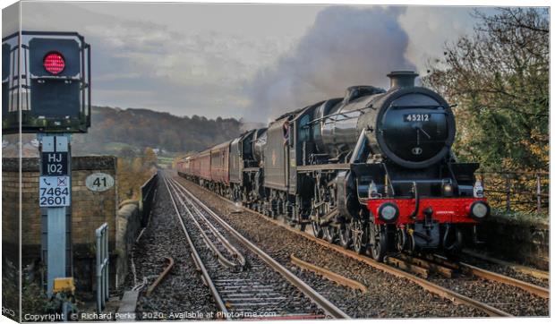 steaming through the countryside Canvas Print by Richard Perks