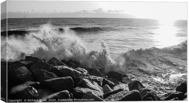withernsea waves Canvas Print by Richard Perks