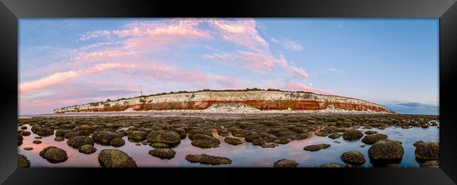 Colours of sunset - Hunstanton beach and cliffs Framed Print by Gary Pearson