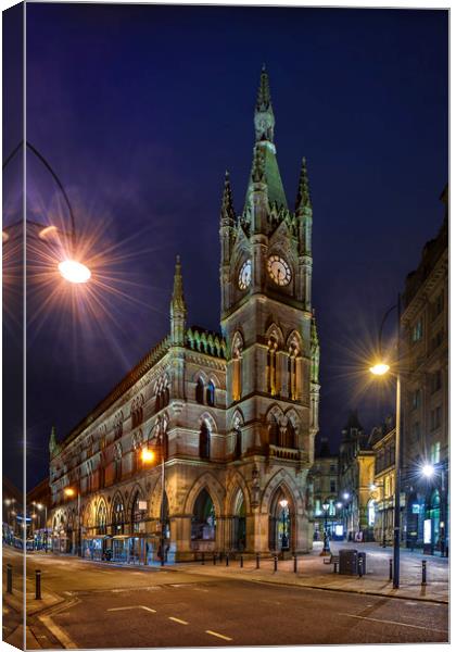 The Wool Exchange Building in Bradford. Canvas Print by Chris North