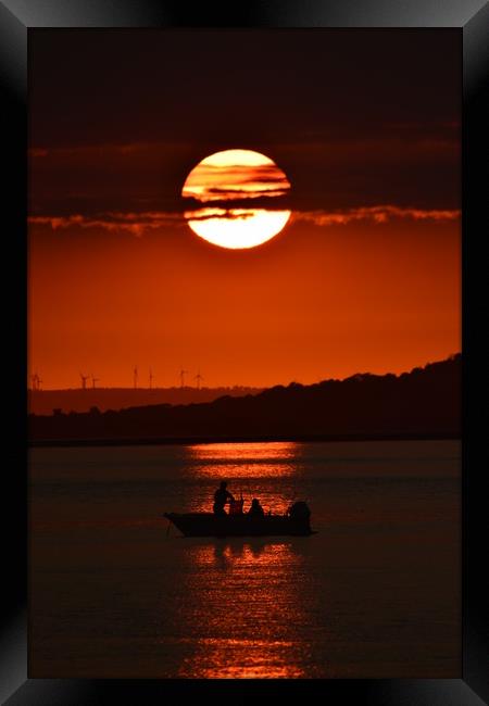 Sunset fishing Framed Print by Duane evans