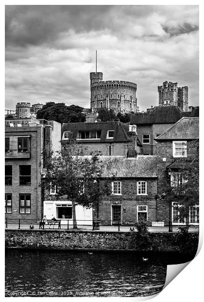 The Round Tower Above Windsor Print by Ian Lewis