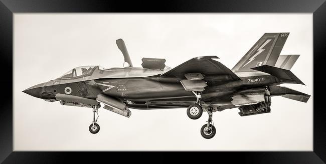 F35 landing. Framed Print by Tim Smith