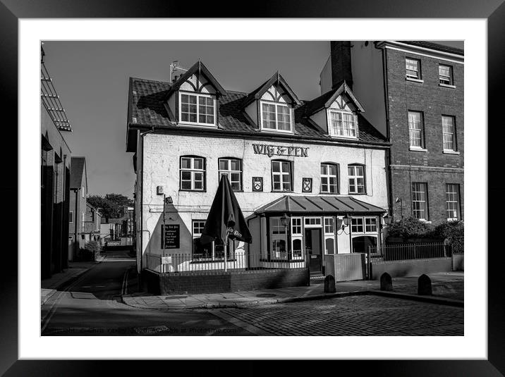 Wig & Pen pub, Norwich Framed Mounted Print by Chris Yaxley