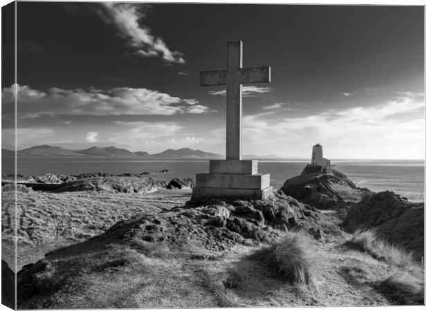 The Cross at Llanddwyn Island, Anglesey. Canvas Print by Colin Allen