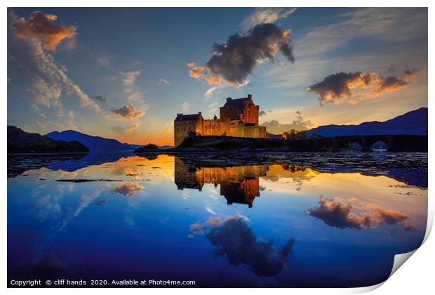 Eilean Donan Castle in dornie, highlands,  Scotlan Print by Scotland's Scenery
