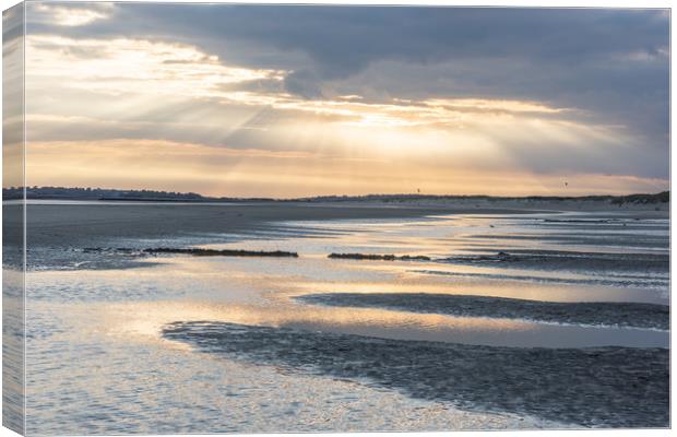 Camber Sands Canvas Print by Graham Custance