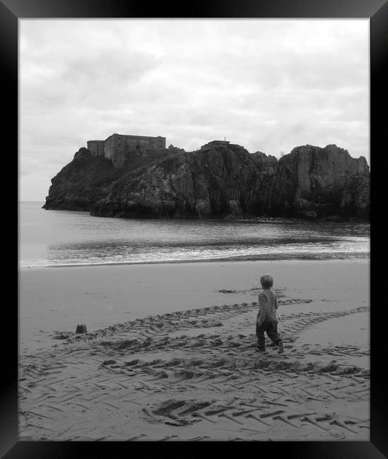 Candid Tenby Framed Print by Helen Davies