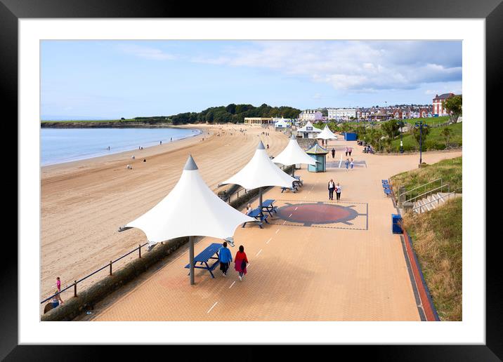 The promenade, Barry Island Framed Mounted Print by Richard Downs