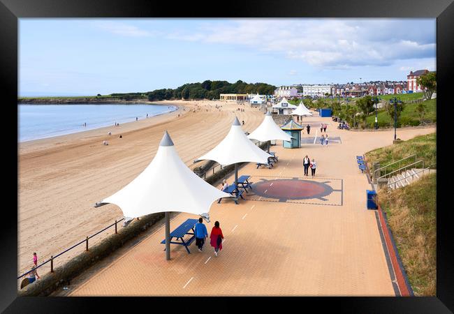 The promenade, Barry Island Framed Print by Richard Downs