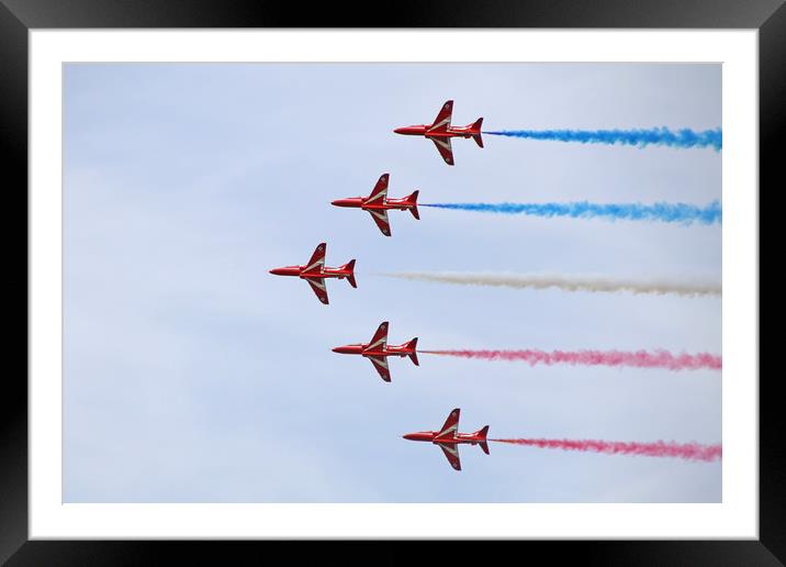 The Red Arrows in formation Framed Mounted Print by Simon Marlow