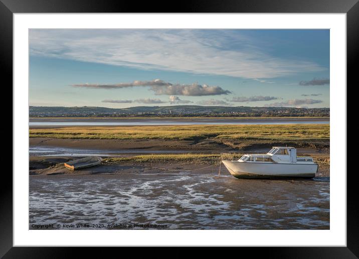 boats grounded by low tide Framed Mounted Print by Kevin White