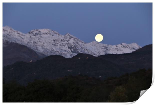 Moon setting behind the mountains before sunrise Print by Fabrizio Malisan