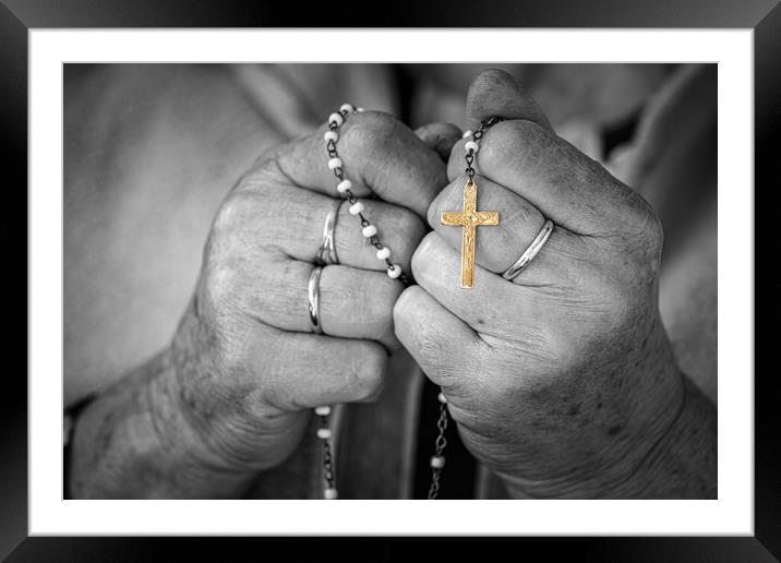 Elderly lady s hands holding a rosary, black and w Framed Mounted Print by Arpad Radoczy