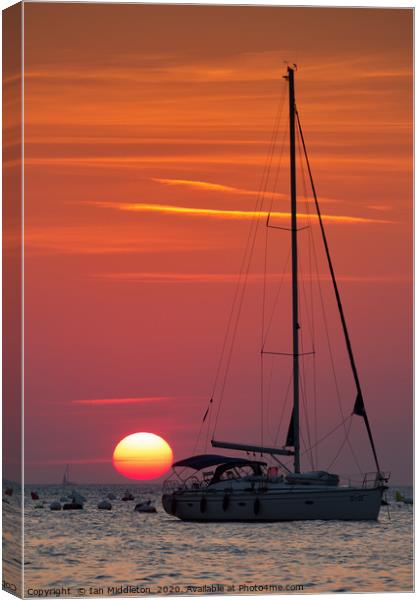 Sunset ovet the Adriatic Sea Canvas Print by Ian Middleton