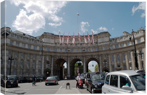 Admiralty Arch Canvas Print by Chris Day