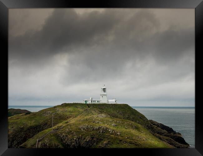 Strumble Head Lighthouse, Pembrokeshire, Wales. Framed Print by Colin Allen
