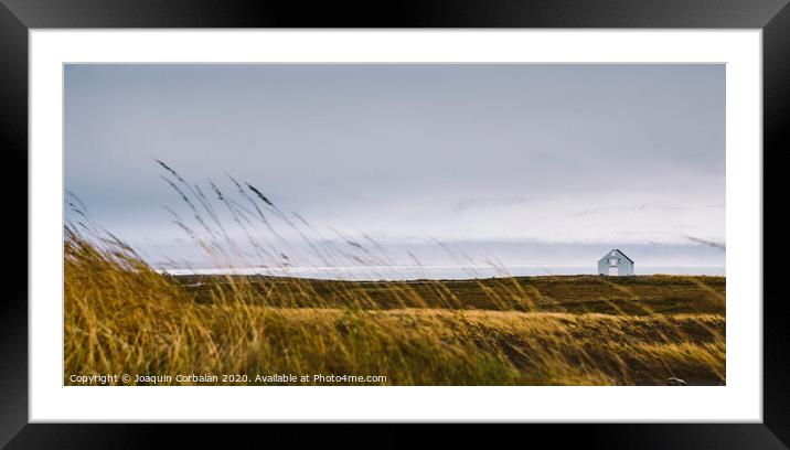 Beautiful panoramic photos of Icelandic landscapes that transmit beauty and tranquility. Framed Mounted Print by Joaquin Corbalan