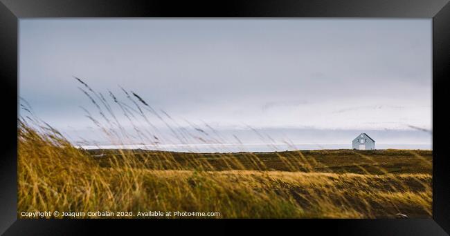 Beautiful panoramic photos of Icelandic landscapes that transmit beauty and tranquility. Framed Print by Joaquin Corbalan